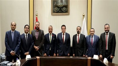 وزير الصحة ونقيب أطبان الأسنان يبحثان تحديات ومعوقات مقدمي الخدمة