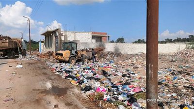 أعمال صيانة دورية مكثفة لأعمدة الإنارة بالإسماعيلية