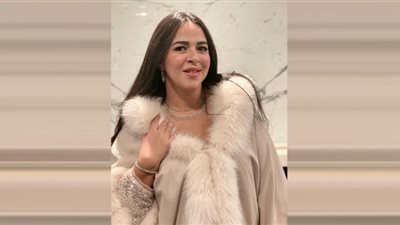 إيمي سمير غانم تشارك جمهورها بأحدث صورها بعد أنباء حملها (شاهد)