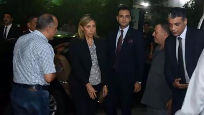 نفين الكيلاني تحضر عزاء المخرج علي عبد الخالق (صور)