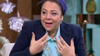 نهاد أبو القمصان عن مذيعة الرجال.. التفاهة عليها إقبال