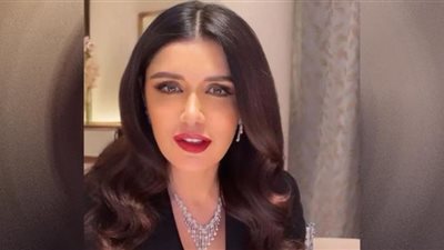 غادة عادل تتألق بالأسود (صور)