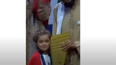 الطفلة شام البكور تحصد جائزة تحدي القراءة وتبهرالجميع (شاهد)