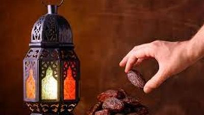 الإفتاء: الزوجة يجب أن تستأذن زوجها إذا أرادت الصيام