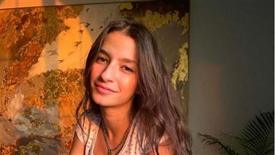 أميرة أديب تتألق بالفيروزي وتصفيفة شعر جديدة في Joy Awards