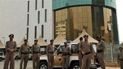 التفاصيل الكاملة للتعدي على طالب مصري في السعودية وإصابته بقطع في عينه.. صور