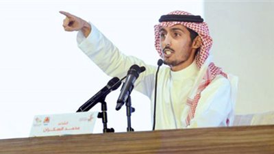 حقيقة إصابة الشاعر السعودي محمد السكران بمرض خطير