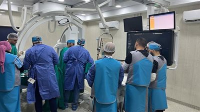 بدء تشغيل أحدث جهاز قسطرة في جراحة المخ والأعصاب بجامعة المنصورة
