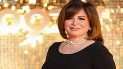 إلهام شاهين تهنئ إبراهيم عيسى بعيد ميلاده (شاهد)