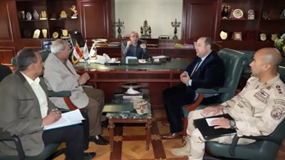 محافظ بني سويف يتابع منظومة العمل بشوادر ومعارض السلع
