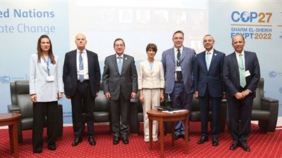 تسريع عمليات إزالة الكربون وتوفير التمويل لمشروعات التحول الطاقى