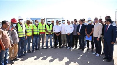 وزير الشباب والرياضة يتفقد منتدى شباب الطور والأعمال الإنشائية بمعسكر الشباب