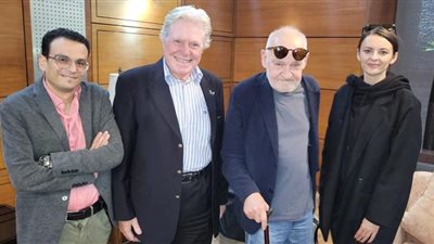 حسين فهمي يستقبل المخرج بيلا تار