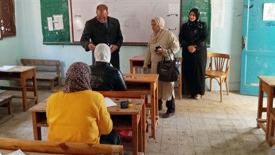 طلاب الشهادة الإعدادية بالإسماعيلية يؤدون امتحان العلوم