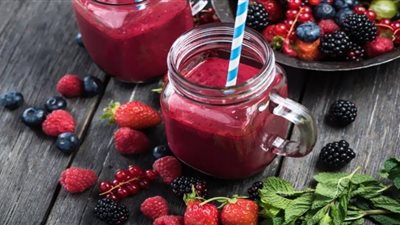 احمي نفسك من خطر الإصابة بالسرطان واصنعي عصير التوت البري