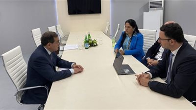 لقاءات مشتركة لوزير البترول فى مؤتمر 
