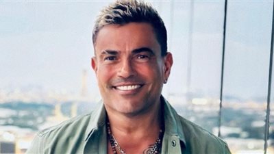 عمرو دياب يحتفل بعيد الحب في قطر