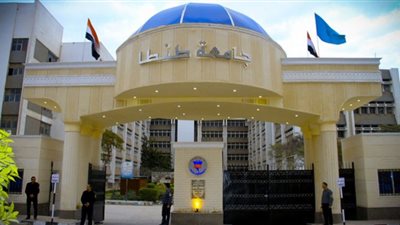 نائب رئيس جامعة طنطا يستعرض تقريرًا حول خدمات الإدارة الطبية