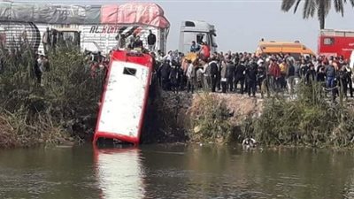وفاة 7 أشخاص وإصابة 6 آخرين في انقلاب ميني باص بترعة بالدقهلية