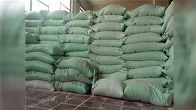 ضبط صاحب محل حجب 6.5 طن دقيق عن التداول في الجيزة