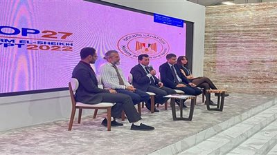 وزير الرياضة يشهد جلسة بعنوان 