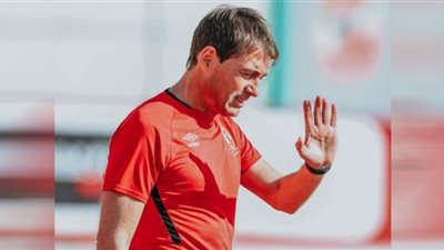 مدرب سويسري على طاولة الأهلي.. ووليد سليمان في الجهاز الفني