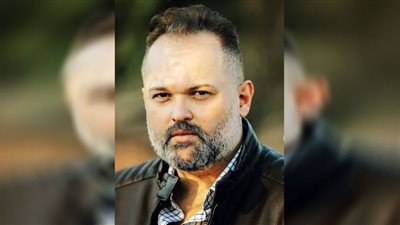 محمد محمود عبد العزيز يحيي ذكرى وفاة والده بكلمات مؤثرة (شاهد)