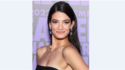 تارا عماد بفستان صاخب اللون في أحدث جلسة تصوير