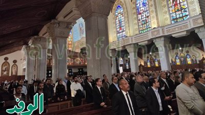 توافد كبير على جنازة رؤوف غبور بالكاتدرائية المرقسية (صور)