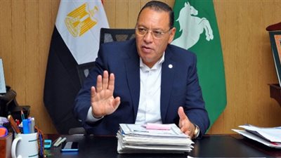 محافظ الشرقية: مياه الشرب تعمل في صنابير المنازل بقرية أبو طاحون دون انقطاع