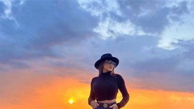 سارة سلامة .. زهرة ساحرة أمام البحر (صور)