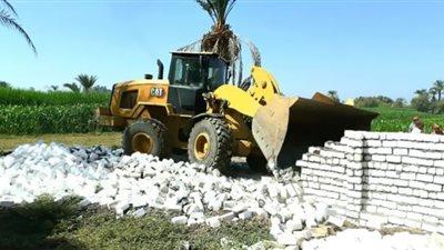 إزالة 25 حالة تعدي بمساحة 720 متر بمركز ومدينة دشنا
