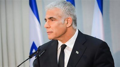 لابيد يرفض مقاضاة جنود الاحتلال الإسرائيلي