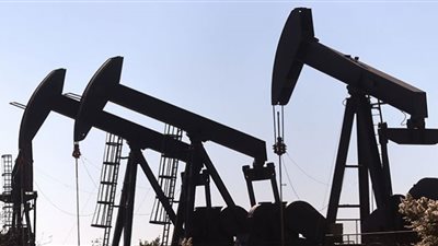 النفط يسجل تراجع أسبوعي بنحو 4%