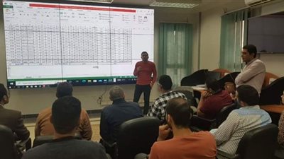 دورة تدريبية للعاملين بشركة مياه الشرب والصرف الصحي بمدن القناة