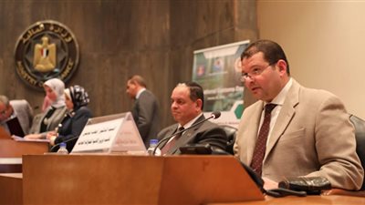 المالية: تقليص قيمة السلع المتراكمة في الموانئ من 14 مليار دولار إلى 2.3