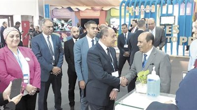 وزير الطيران: جودة الخدمات المقدمة للمسافرين فى مقدمة أولوياتنا