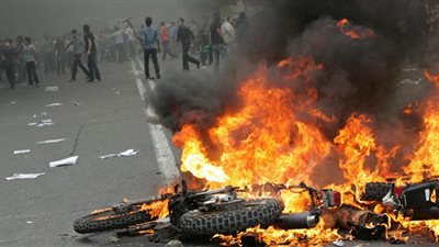 إيرانية حامل تواجه الإعدام لحرقها صورة الخميني