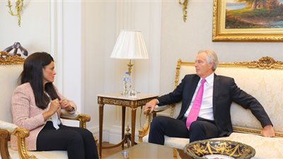 المشاط تبحث مع توني بلير دعم المنصة الوطنية للمشروعات الخضراء