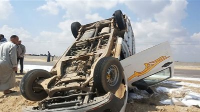 حادث انقلاب سيارة ربع نقل يسفرعن إصابة 20 عاملًا