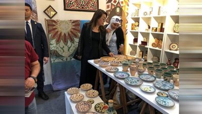 وفد الكونجرس الأمريكي يزور جناح وزارة الثقافة بالمنطقة الخضراء