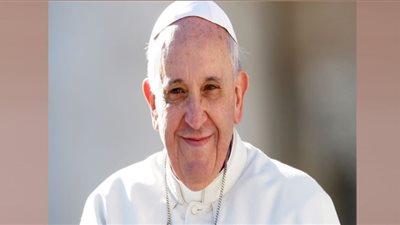 بابا الفاتيكان يتحدى القوانين بدعم مجتمع ميم