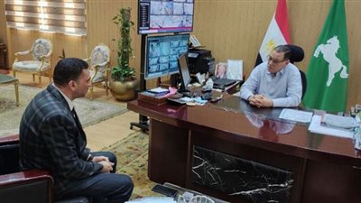 محافظ الشرقية يبحث تخفيض إيجار أرض مركز شباب كفر الجراية