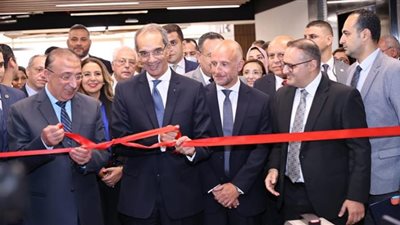 وزير الاتصالات يفتتح مقر فودافون للخدمات الدولية VOIS بالإسكندرية