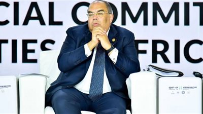 رواد المناخ في موائد مستديرة للسباق نحو الصفر