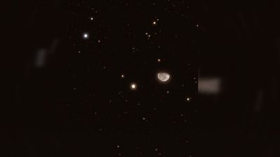 السماء تشهد لقاء بين الأحدب ونجم مسن وآخر مزدوج الشخصية