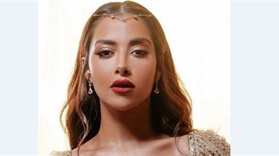 بلقيس فتحي بثعبان حول رقبتها في أحدث حفلاتها| صور