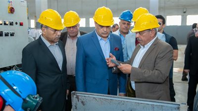 وزيـر الإنتاج الحربي: نحرص على تطوير وتحديث الآلات والمعدات بشكل مستمر