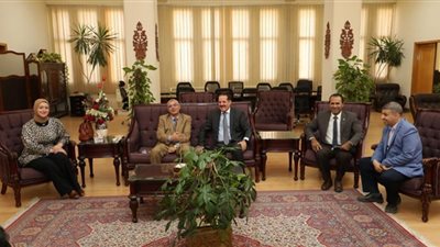 العزازي يُهنىء الدرندلي لتعينه رئيسا لجامعة الزقازيق