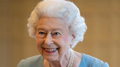 «جسر لندن سقط».. تجميد جسد إليزابيث لمدة 10 أيام قبل الجنازة (فيديو)